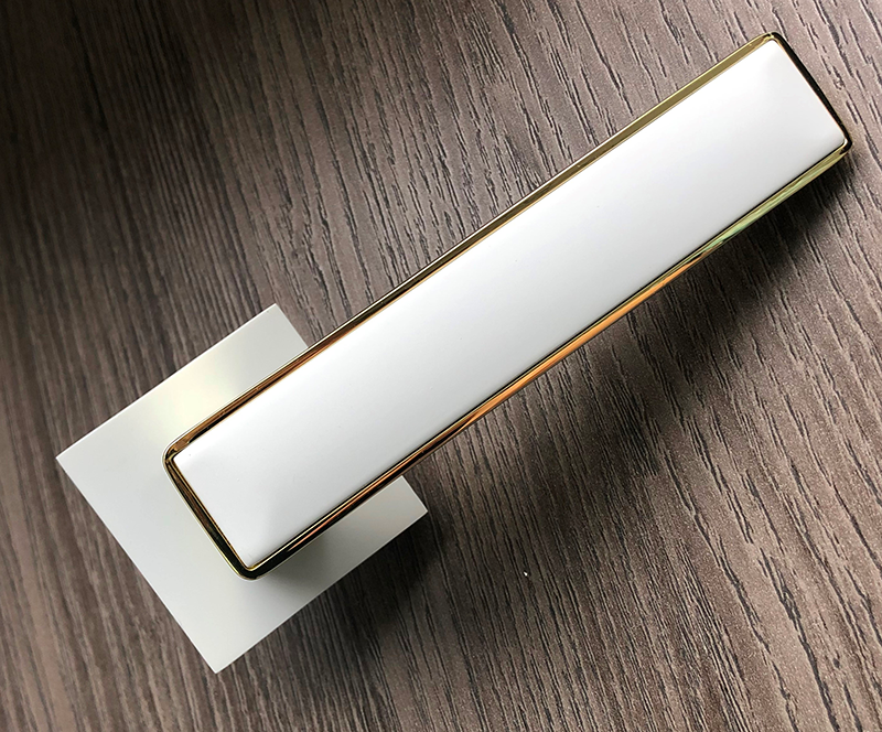 Ручка дверная Boreaux ZM EN, квадр, белый/золото фото