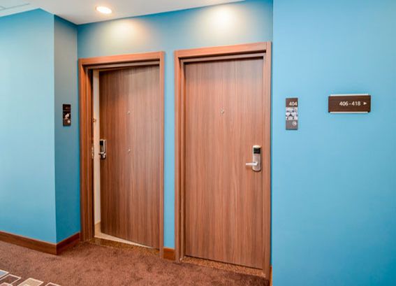 усиленные двери для административных помещений фото
