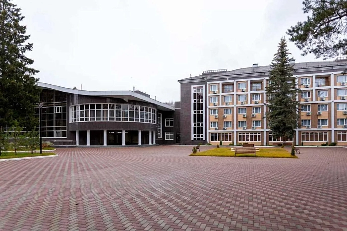Пансионат Нара в Москве, 94 комбинированных блоков, 250 межкомнатных - Классика шпон